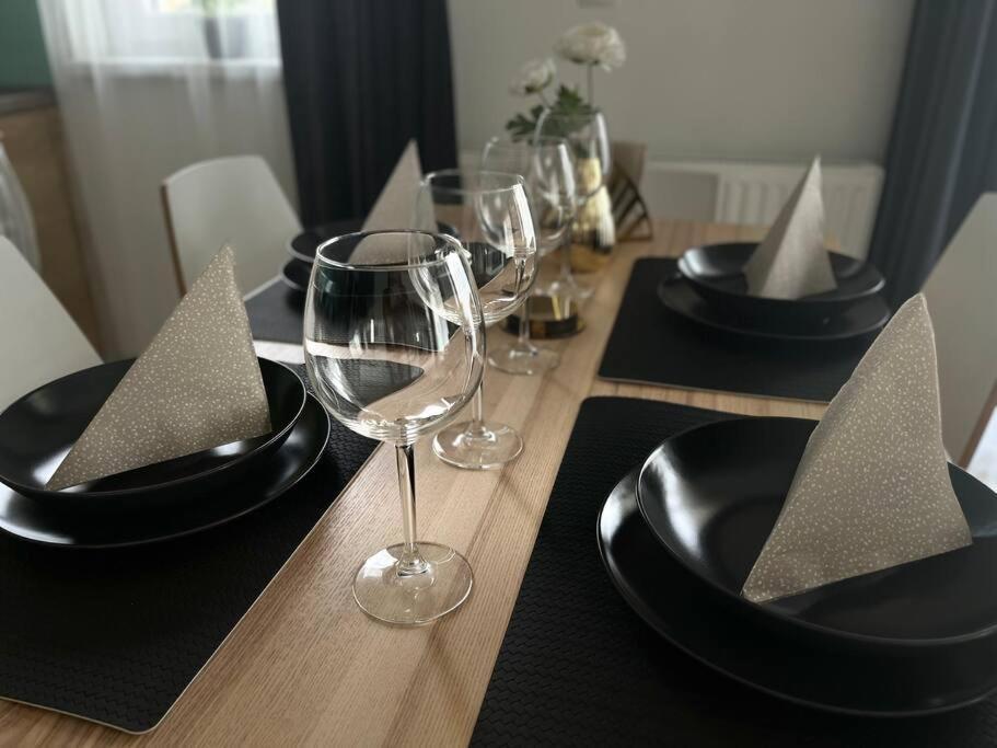 Diamond Apartments - 3 Bedroom, Luxurious Apartment In The Heart Of The City Boedapest Buitenkant foto