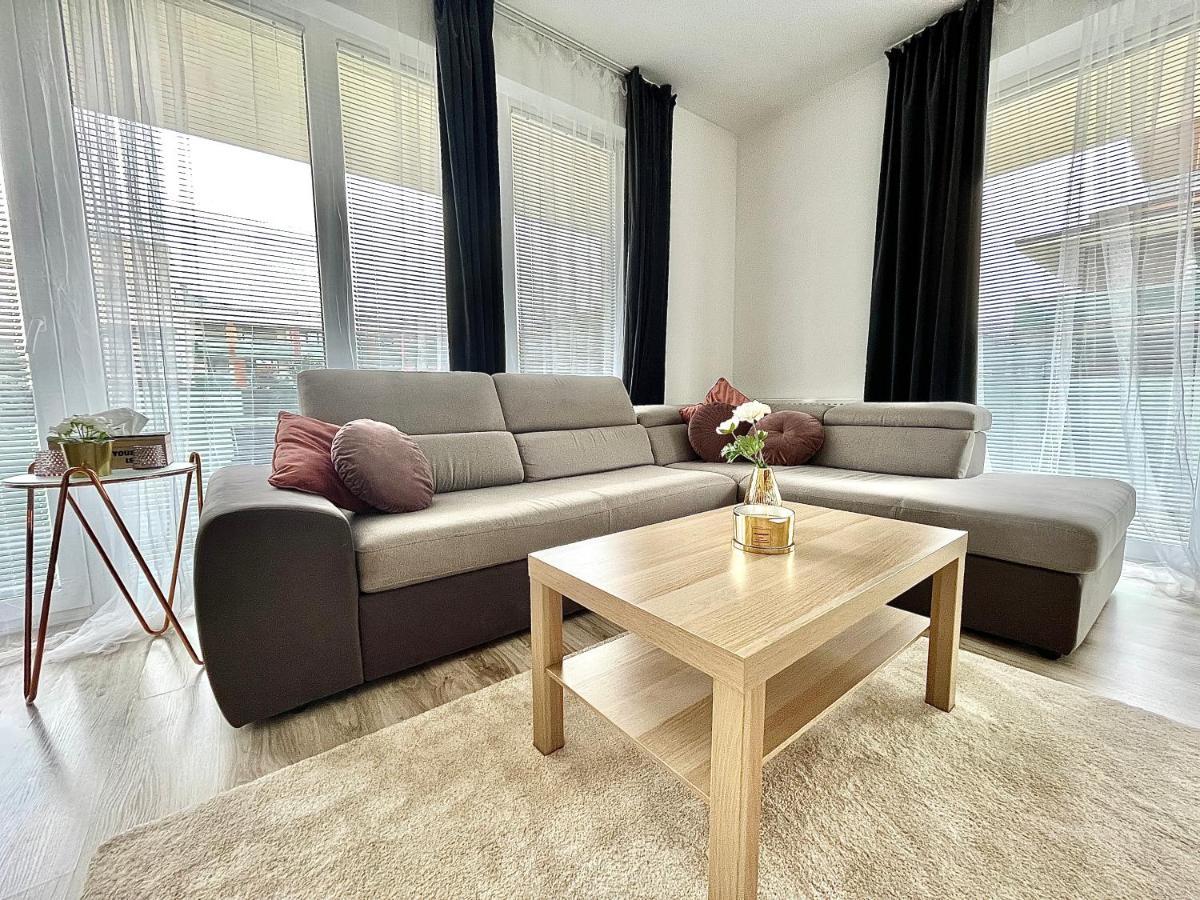 Diamond Apartments - 3 Bedroom, Luxurious Apartment In The Heart Of The City Boedapest Buitenkant foto