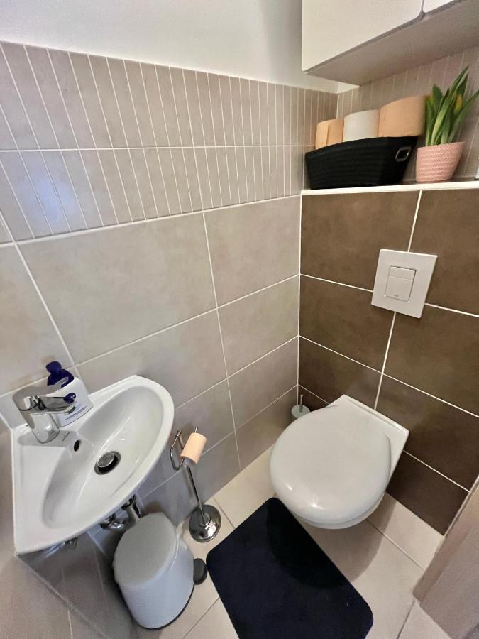 Diamond Apartments - 3 Bedroom, Luxurious Apartment In The Heart Of The City Boedapest Buitenkant foto