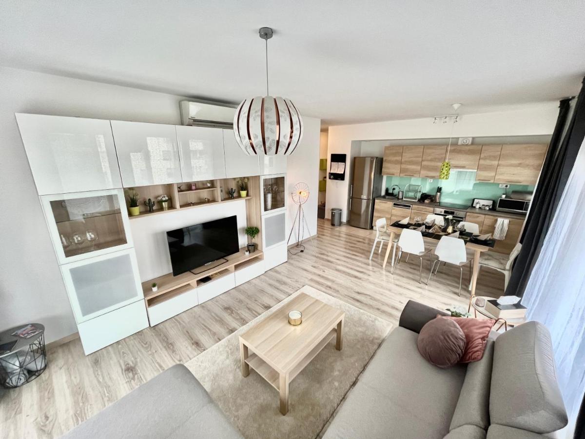 Diamond Apartments - 3 Bedroom, Luxurious Apartment In The Heart Of The City Boedapest Buitenkant foto